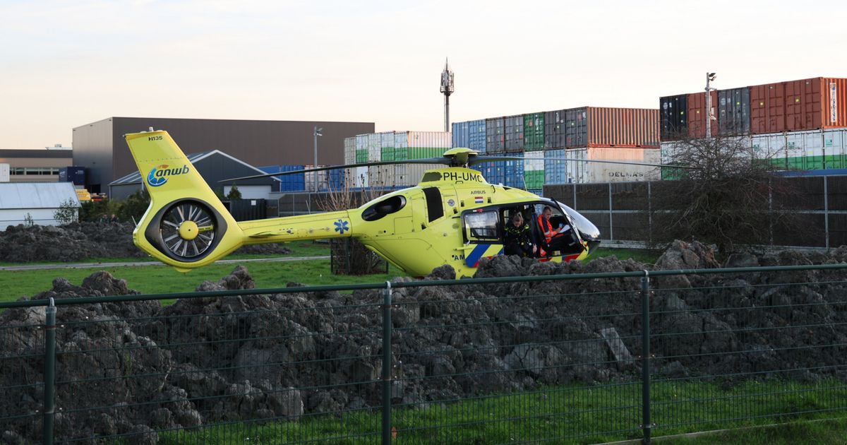 Ongeluk op kartbaan, slachtoffer komt met hoofddoek vast te zitten - Omroep West