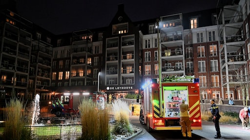 drie zwaargewonden, 200 bewoners geëvacueerd