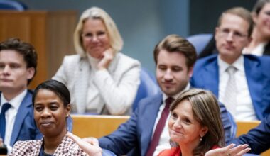 De Kamer neemt afscheid van 70 vertrekkende leden – van het ‘draaideur-Kamerlid’ tot het afwezige ‘fenomeen’