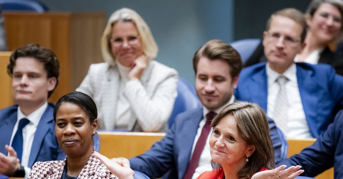 De Kamer neemt afscheid van 70 vertrekkende leden – van het ‘draaideur-Kamerlid’ tot het afwezige ‘fenomeen’