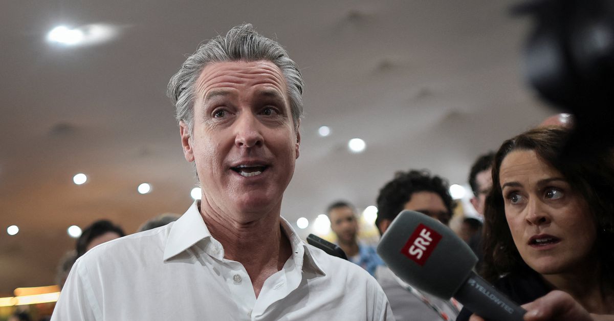 Gouverneur van Californië Gavin Newsom heeft felle kritiek op afwezige Trump tijdens VN-klimaattop: ‘Domme beslissingen’