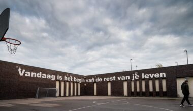 Jeugdzorg is nu tien jaar een taak van gemeenten. Zij zouden weten wat hun burgers nodig hebben, maar ‘de werkelijkheid bleek weerbarstig’