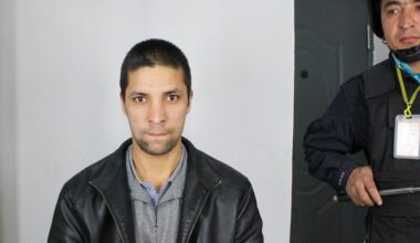 IDFA-documentaire Eyes of the Machine: In de 'kostscholen' van Xinjiang zijn doodsbange studenten geboeid aan handen en voeten