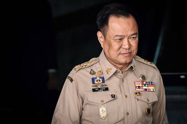 Premier Anutin Charnvirakul na afloop van een bijeenkomst van de Nationale Veiligheidsraad van Thailand op 11 november.