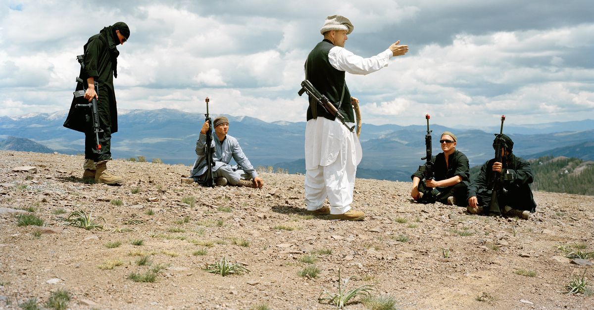 Blauwe ogen in een boerka: Amerikaanse militairen spelen de vijand (van gisteren)