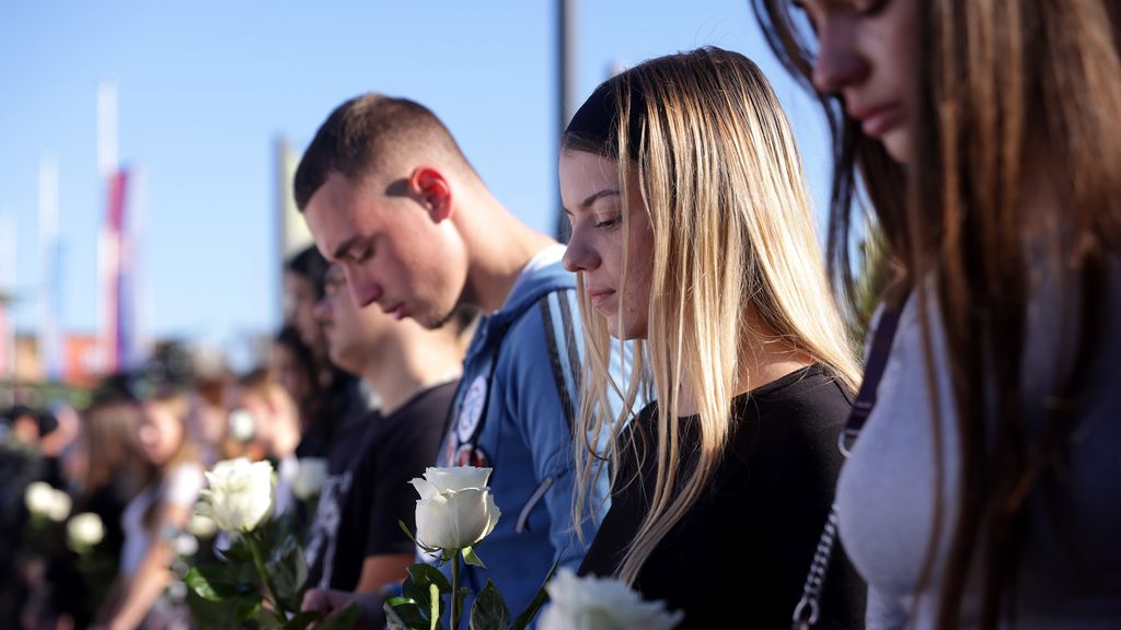 Tienduizenden Serviërs houden 16 minuten stilte om ramp met stationsdak Novi Sad