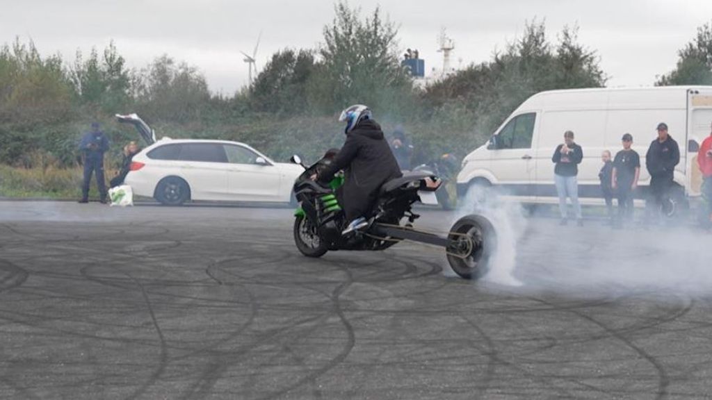 Politie Amsterdam krijgt illegale straatraces havengebied niet onder controle