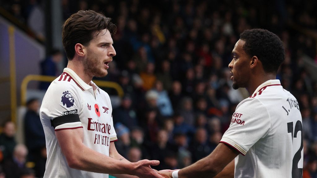 Koploper Arsenal evenaart recordserie uit 1987, puntenverlies voor United