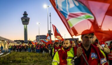 KLM en vakbonden bereiken na stakingen cao-akkoord voor grondpersoneel
