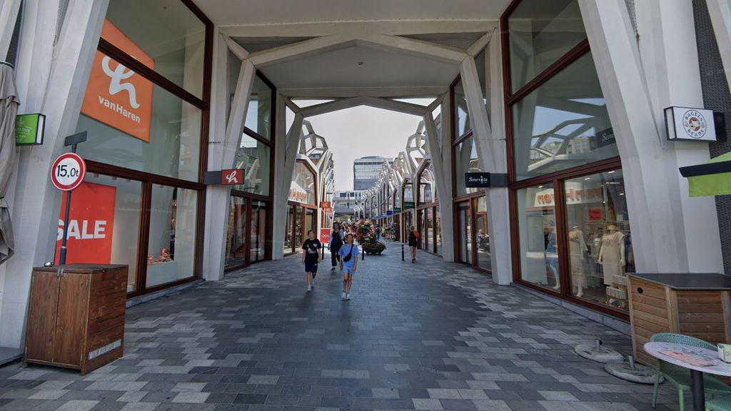 Parkeergarage en winkels in Nieuwegein dicht na ontdekking scheuren