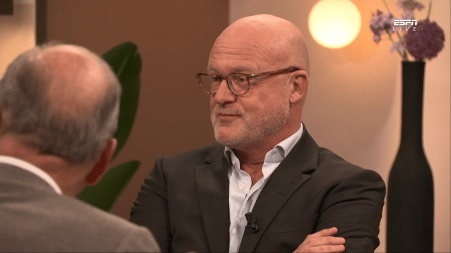 NEC heeft doorverkooppercentage op Robin Roefs, bevestigt Wilco van Schaik