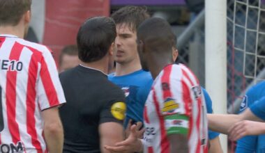'Officieel mag scheidsrechter niet aan spelers zitten'
