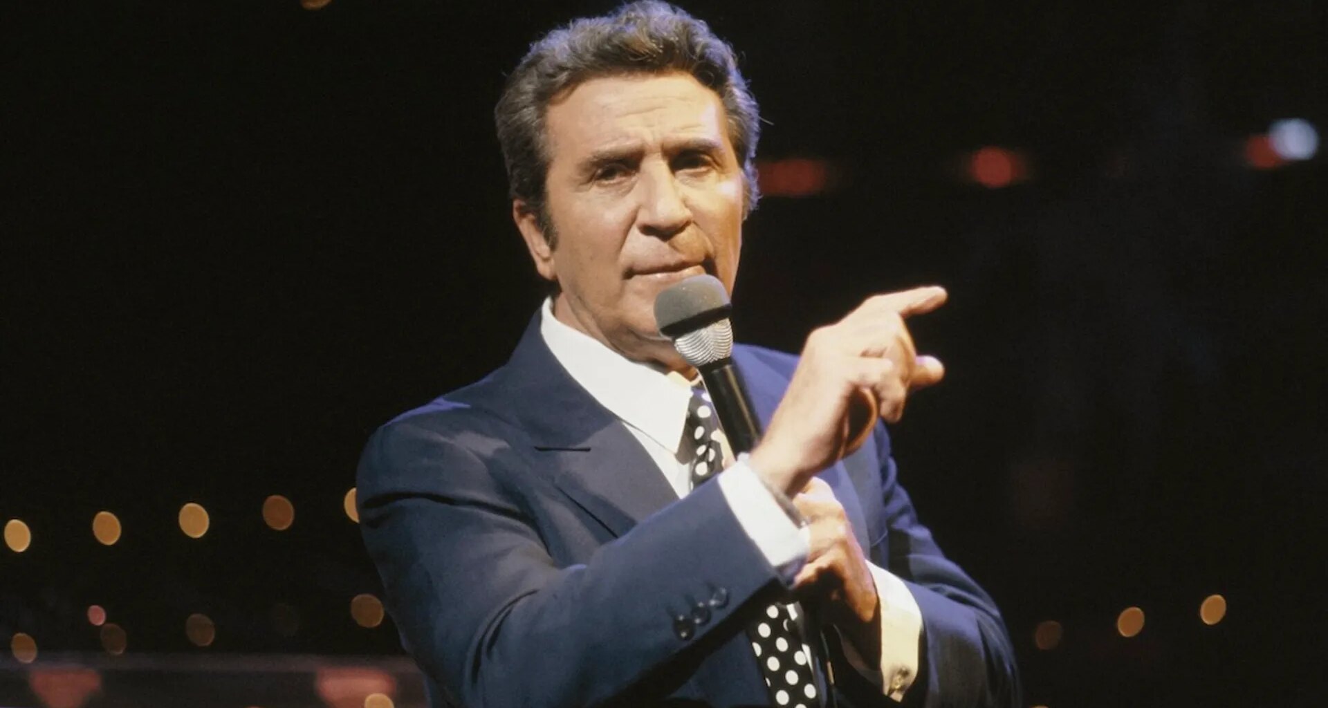 De onweerstaanbare verleiding van het Franse chanson - Joop