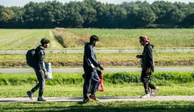 Minder asielaanvragen dit jaar in Nederland, wel meer nareizigers