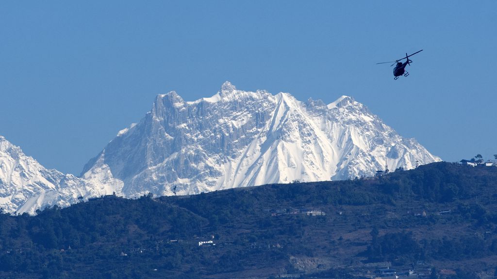 Zeven bergbeklimmers dood door lawine op Nepalese berg Yalung Ri