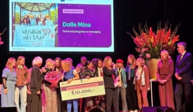 Dolle Mina krijgt Joke Smitprijs, aanmoedingsprijs naar Nienke 's Gravemade