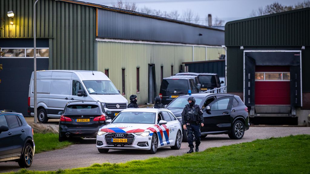 Acht aanhoudingen na vondst van 3300 kilo cocaïne in Brabantse loods