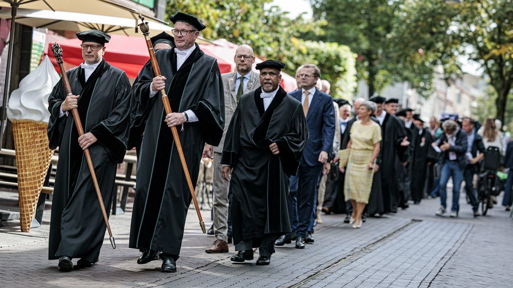 Geen eervolle vermelding cum laude meer op Universiteit Twente vanwege ongelijkheid