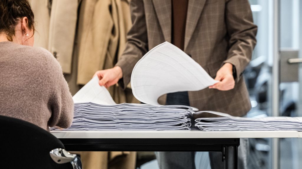 zo komt de Kiesraad tot de officiële uitslag