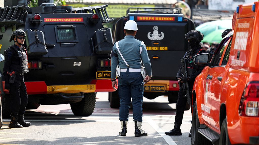 Tientallen gewonden bij explosie in moskee Jakarta