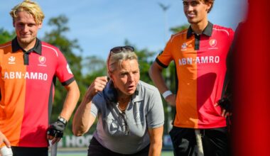 Aan kop in het mannenhockey met een vrouw als coach: het verhaal van Oranje-Rood
