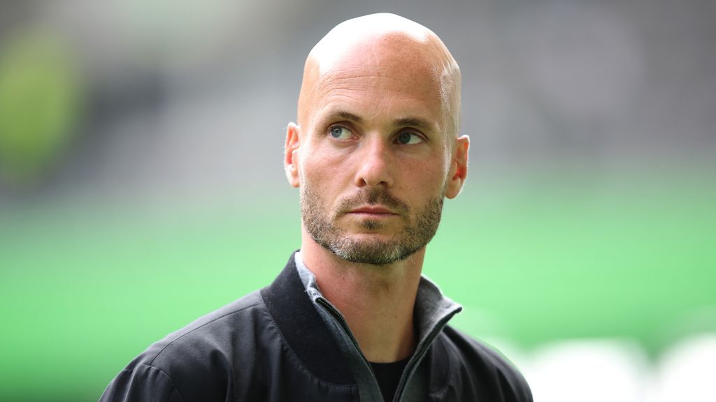 'Na Ten Hag weer Nederlandse trainer ontslagen in Duitsland: Simonis weg bij Wolfsburg'