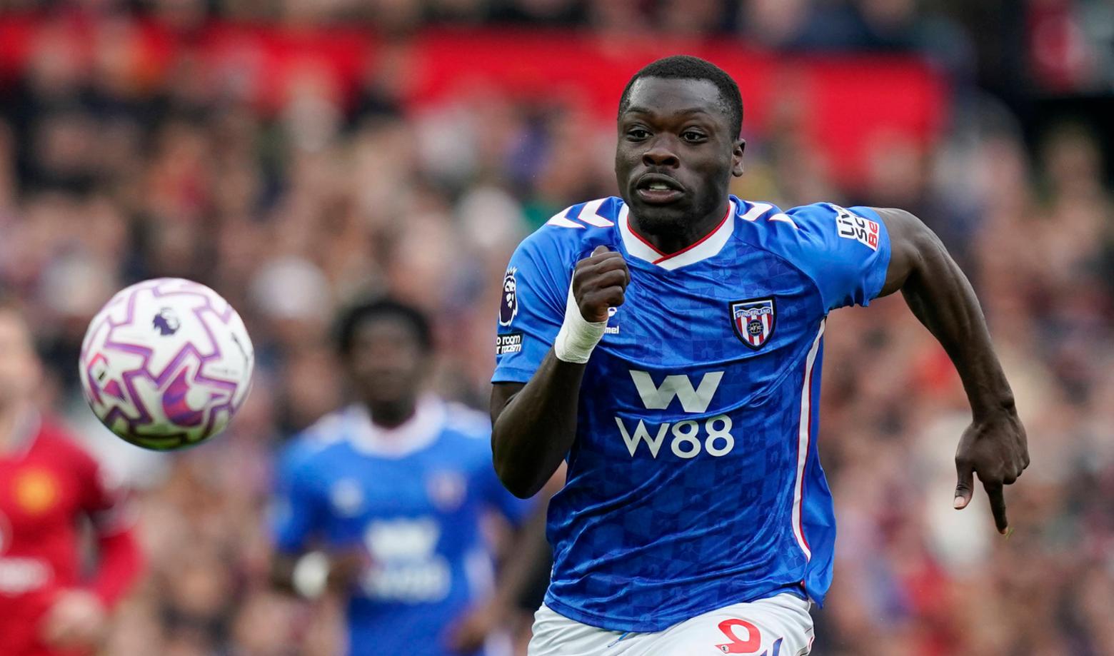 Britse media vol lof over Brian Brobbey