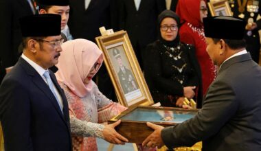 Oud-president Soeharto ondanks felle kritiek geëerd als Nationale Held Indonesië