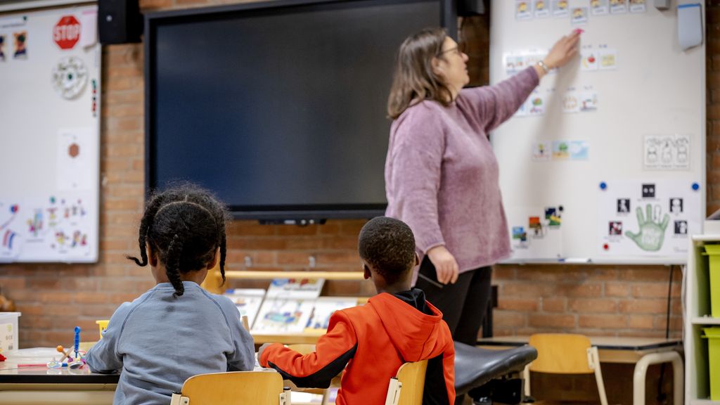 Terugdringen zzp'ers in Amsterdamse klassen lukt: 'Echt verschuiving zichtbaar'