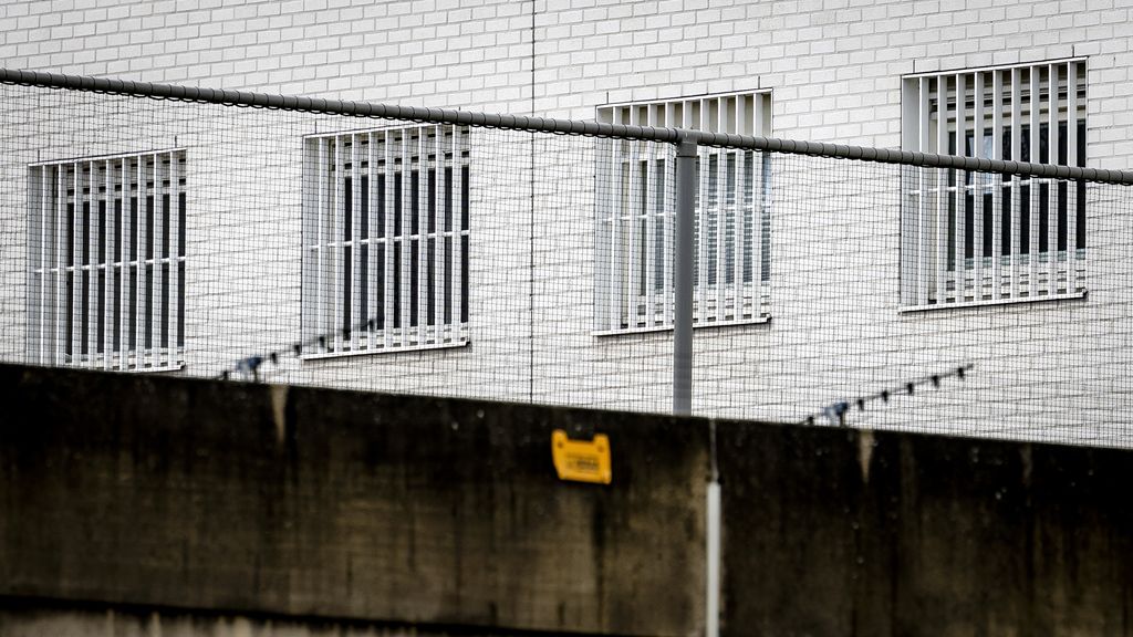 Verdachte zedenmisdrijven Schagen op eerste zittingsdag dood in cel gevonden