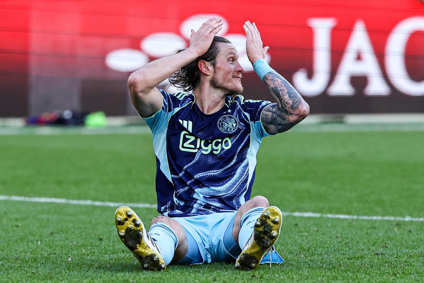 Koeman reageert op spijkerhard interview van Weghorst na Utrecht – Ajax