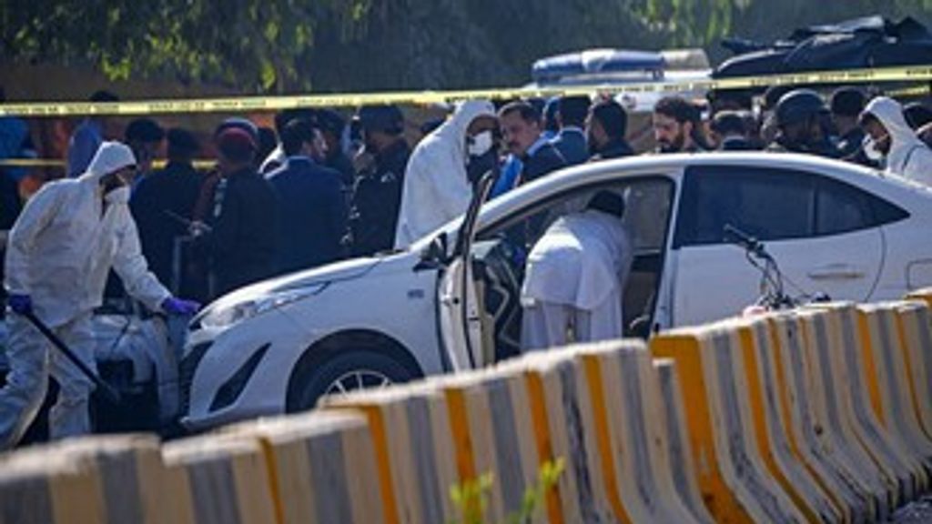 Doden door zelfmoordaanslag bij rechtbank in Pakistan