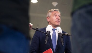 D66 en CDA kiezen met Wijers en Buma voor informateurs van de uiterst rechterflanken - Joop