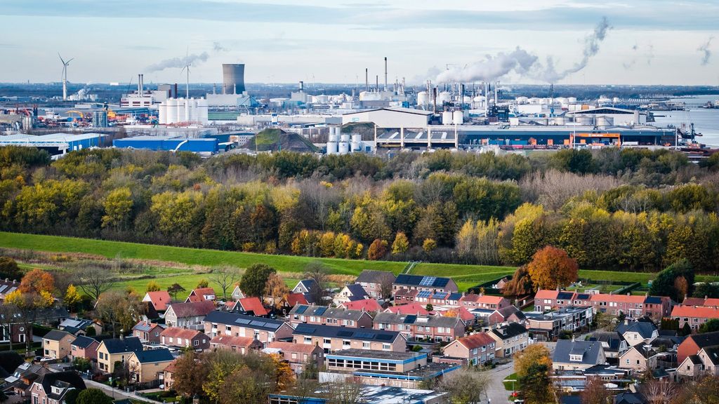 Ingehouden tranen en beloftes over 'ruimhartige compensatie' voor Moerdijk