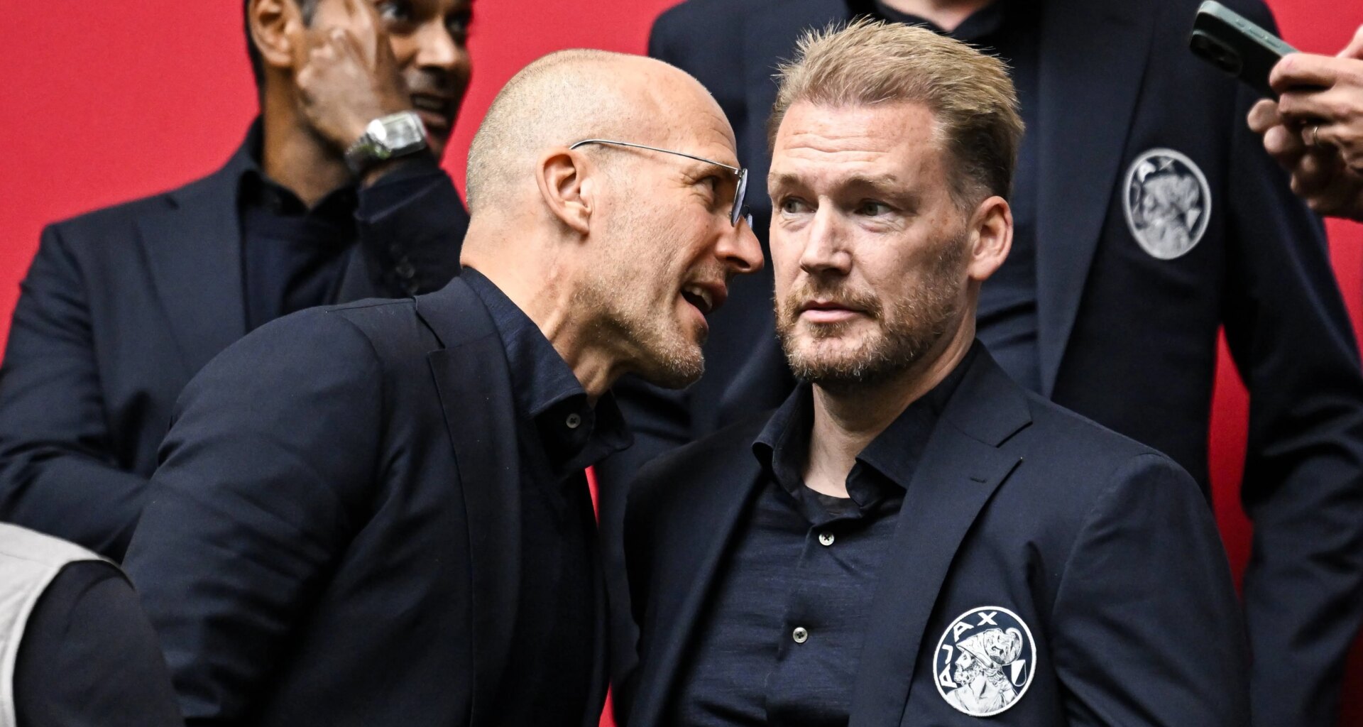 Mike Verweij onthult twee namen die bij Ajax worden genoemd als technisch directeur