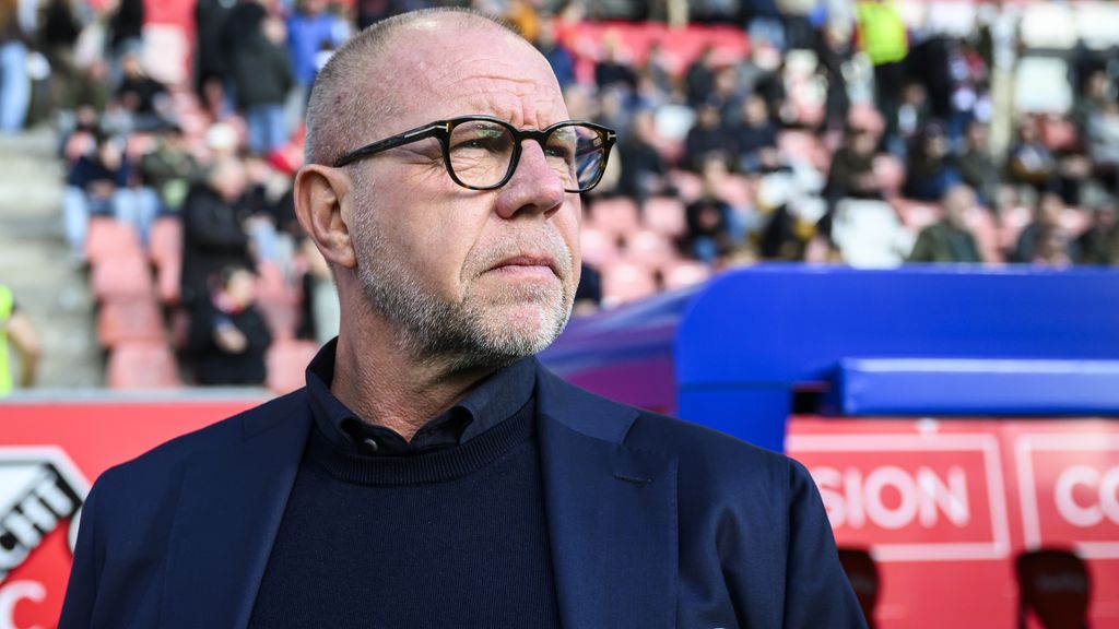 Grim blijft voorlopig hoofdtrainer Ajax, club zoekt eerst nieuwe technisch directeur