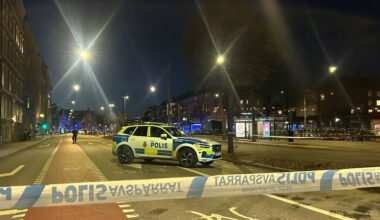 Dubbeldekker ramt bushalte in Stockholm: doden en gewonden