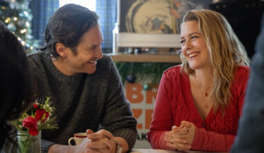 A Merry Little Ex-Mas: typische romcom opgetuigd in kerstsfeer - VARAgids