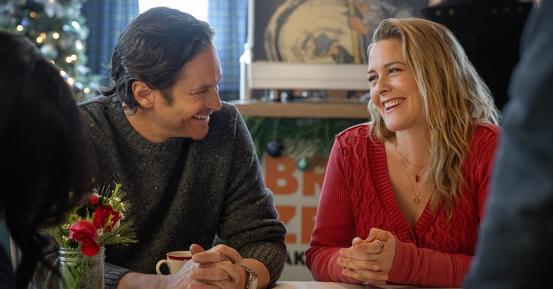 A Merry Little Ex-Mas: typische romcom opgetuigd in kerstsfeer - VARAgids