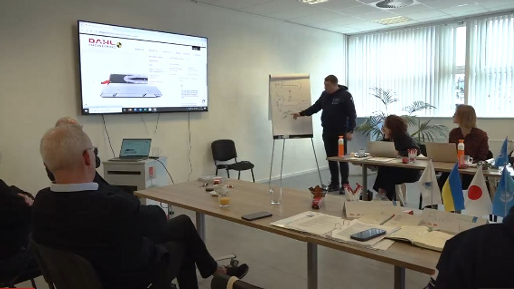 Oekraïners krijgen in Gelderland les over autorijden met een beperking