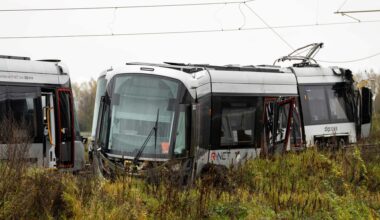 Ravage in Uithoorn nadat tram en auto op elkaar botsen