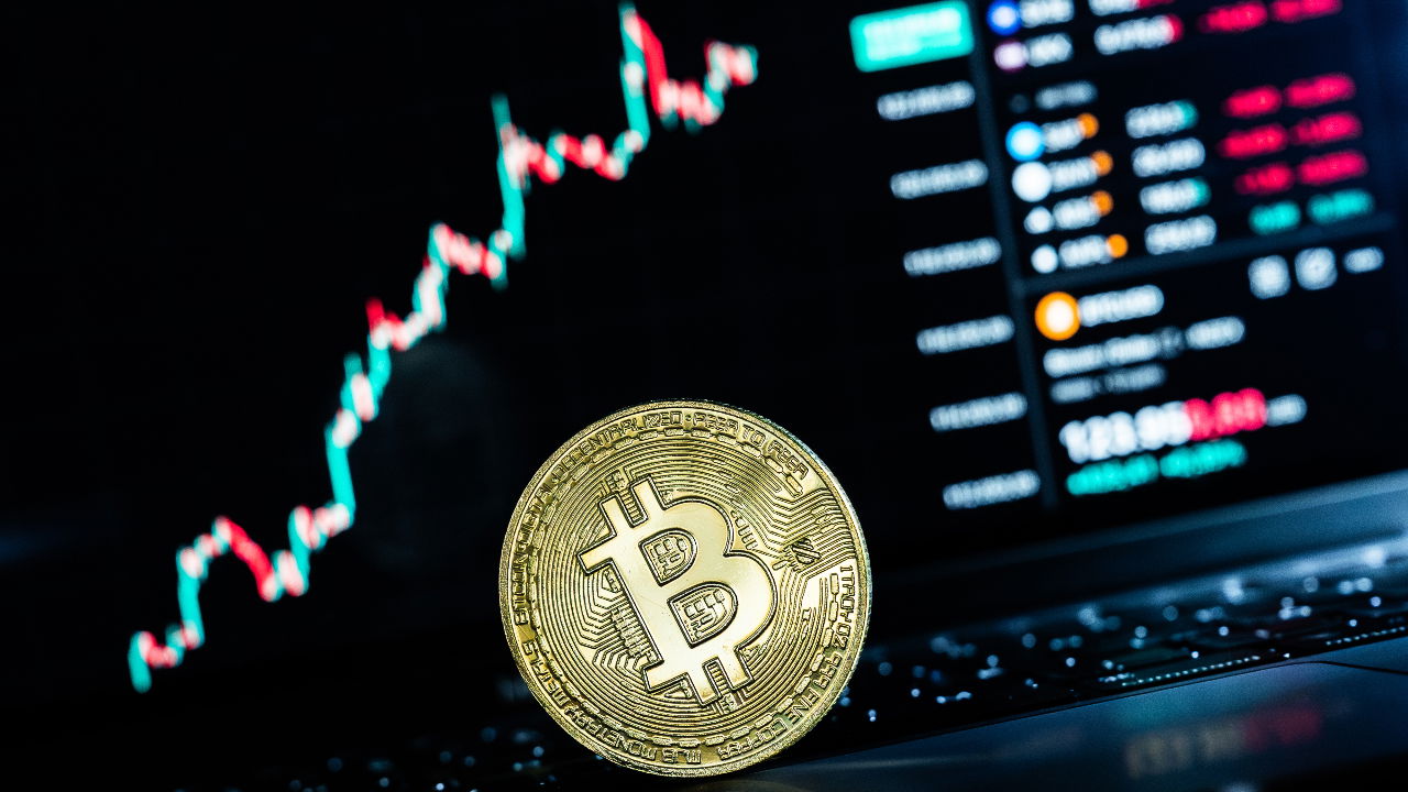 Bitcoin daalt naar laagste punt in 6 maanden door onzekerheid over renteverlaging