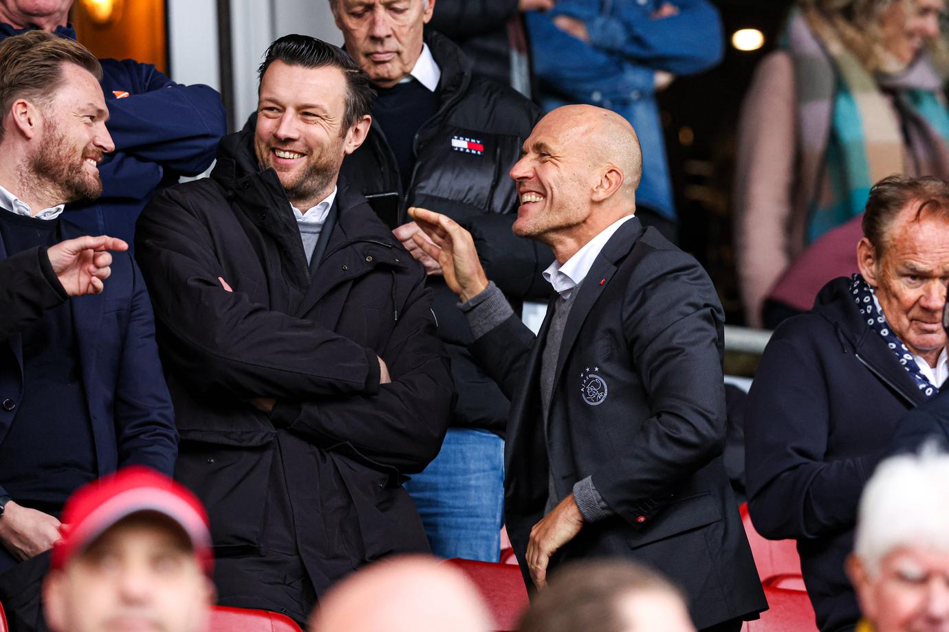 éérst nieuwe td, dán pas nieuwe trainer