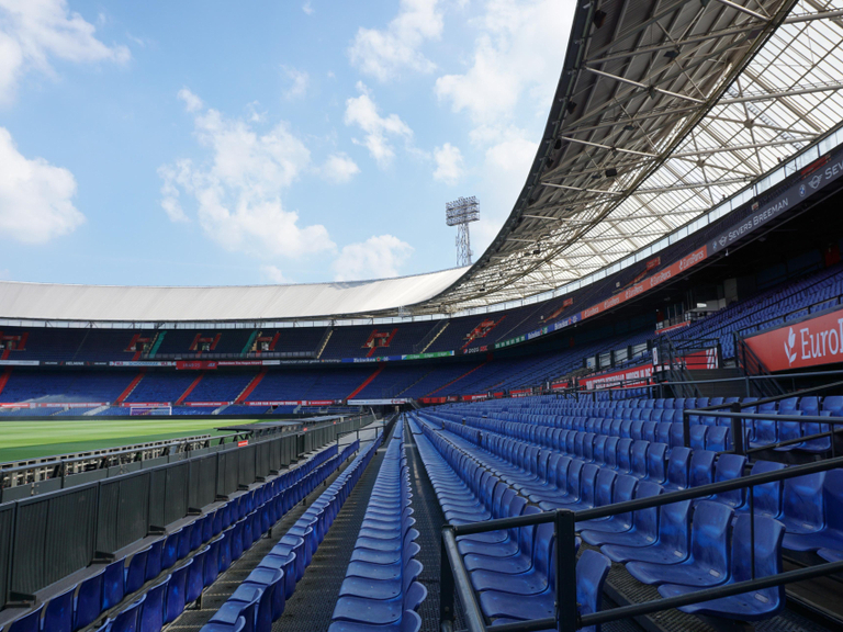 Aandeelhouders reageren verbijstert en doen oproep aan Stadion: "Druk op de pa...