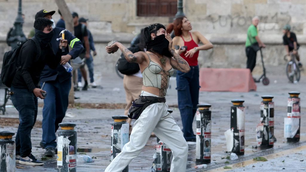 Protest in Mexico-Stad loopt uit op rellen bij het paleis