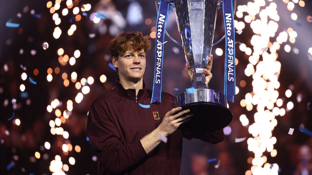 Sinner zet Turijn in vuur en vlam met winst op Alcaraz en titel ATP Finals