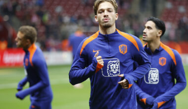 Koeman lijkt met glimlach Oranje-debuut Valente te verklappen