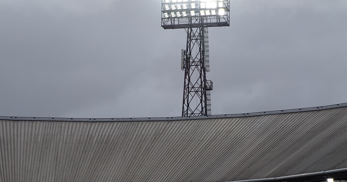 ‘Licentie van De Kuip op korte termijn niet in gevaar; Stadion overdrijft urge...