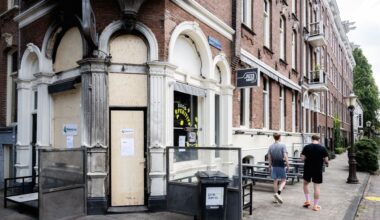 17-jarige opgepakt voor poging explosie pizzaketen Amsterdam