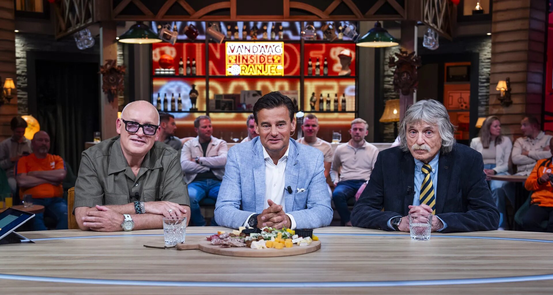 Links Nederland moet aanschuiven in Vandaag Inside - Joop